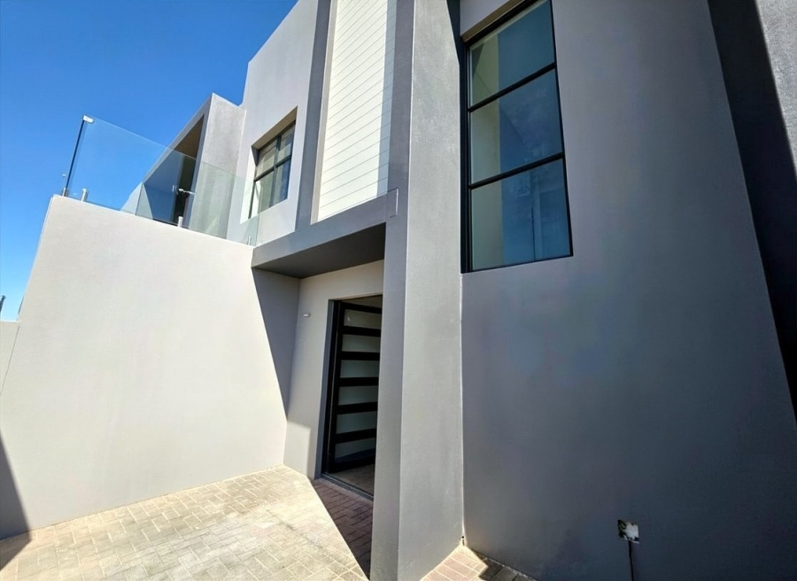 4 Bedroom Property for Sale in Sandown Western Cape